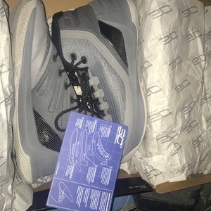 Curry 3 “Gray Matter” size 10